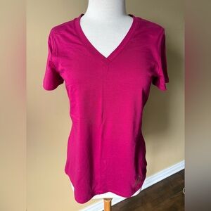 Michael Kors Women's V-Neck Short Sleeve Tee - Fuchsia
New without tag